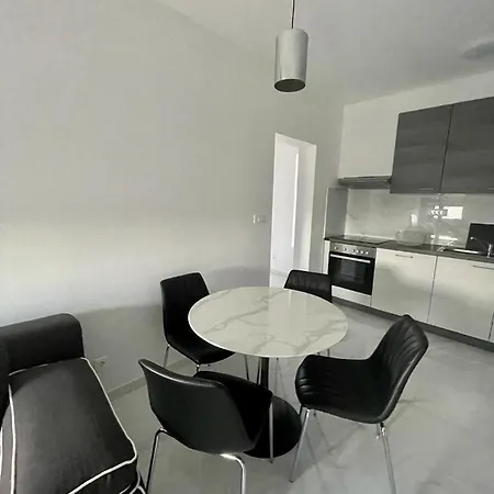Nb Apartment *