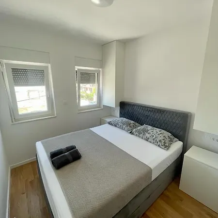 Nb Apartment *