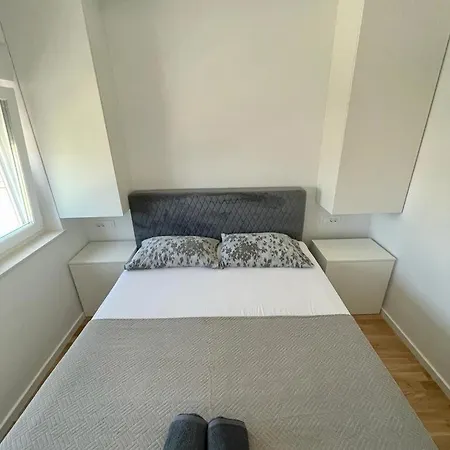 Nb